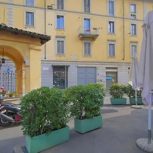 Cont36 -total White- Esclusive Apartament Mediolan